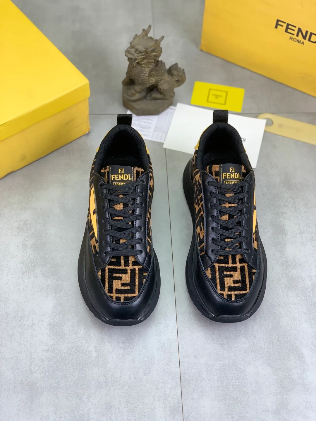 ​Men's shoes 💰P460 💰[New] Little Monster 🆘 New FENDI (Fendi) counter new 🕶️🕶️Simple routing effect, showing an elegant and cool driving shoe 🎬Using imported calfskin + first-layer pigskin lining🐂Excellent material🎬Detailed workmanship 🤗Comfortable foot feel➰➰. ​Pair it with any outfit to show your taste and temperament, low-key luxury ♻️Design ​simple and elegant ​noble and fashionable 🍃​Very loved and favored by trendy men 💓❤️Size: 38-44 (45 46 customized) 3⃣️ colors available